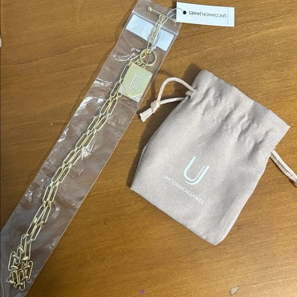 Uncommon James | Leave Your Mark ‘E' Pendant Necklace - Picture 4 of 5